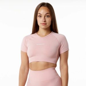 Alphalete Amplify V-Neck Crop Top